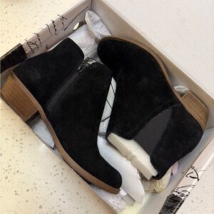Kensie Black Suede Ankle Boots with Tan Heel